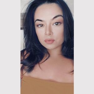 Meet your Posher, Valentina